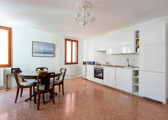 Ampia Casa A Due Passi Dalla Biennale Venedik